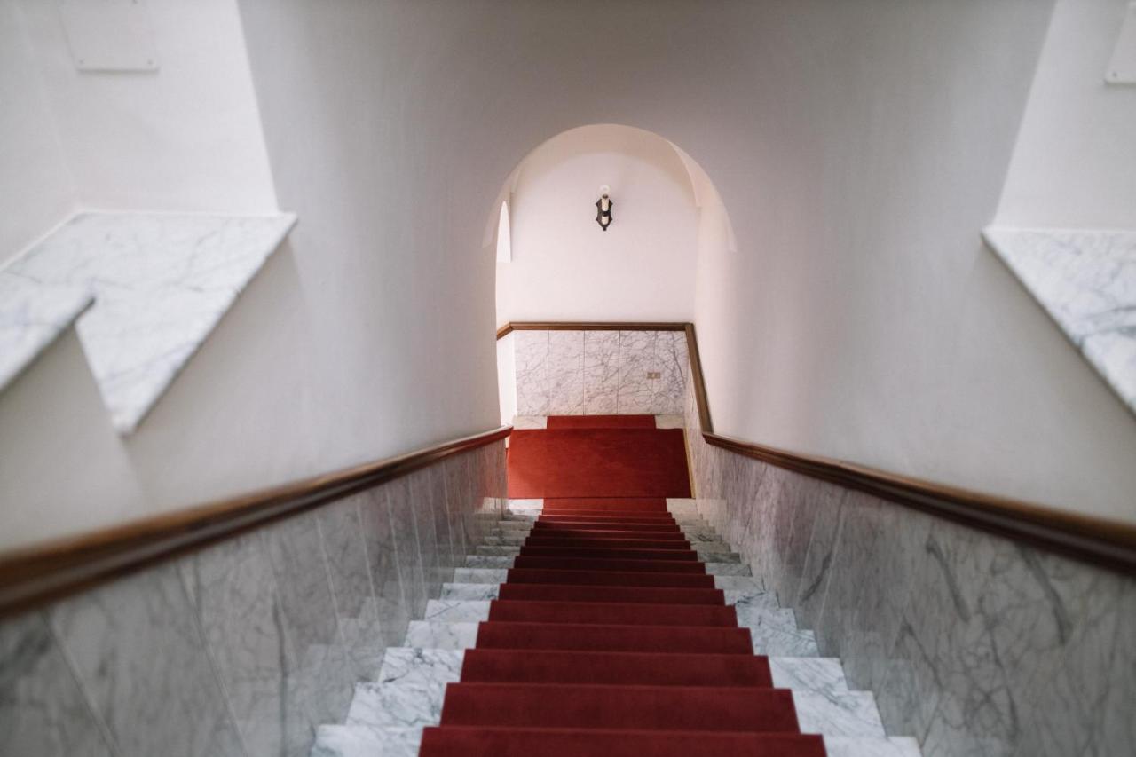 Palazzo Circolone Hotel Poggiardo Bagian luar foto