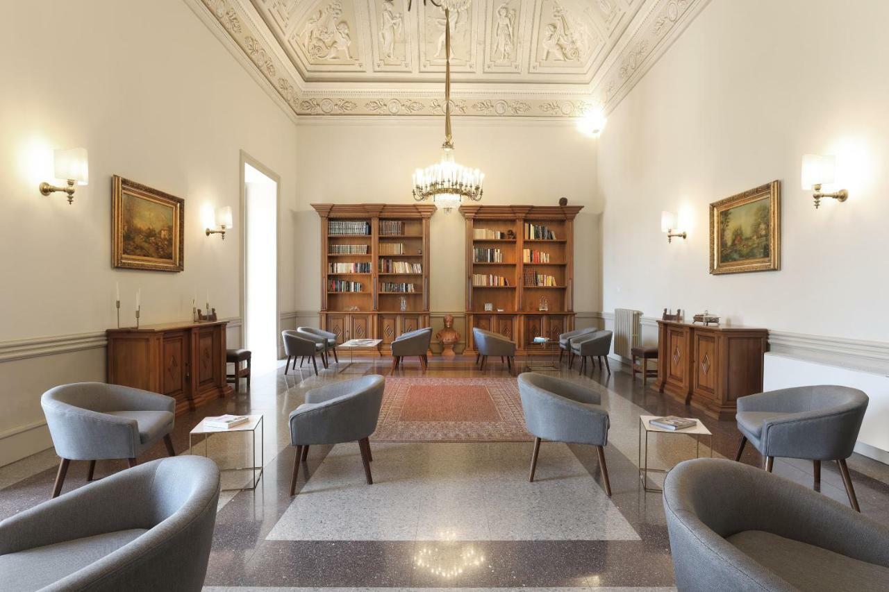 Palazzo Circolone Hotel Poggiardo Bagian luar foto
