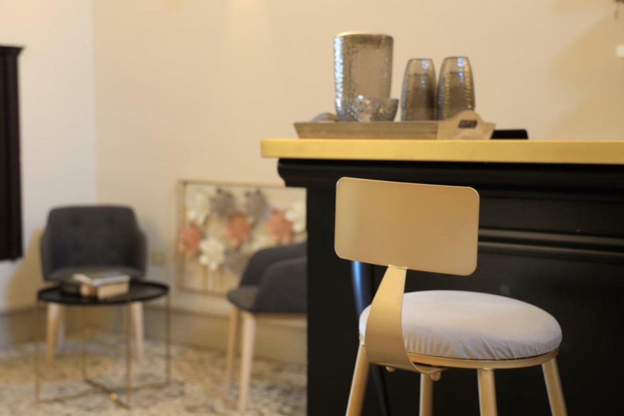 Palazzo Circolone Hotel Poggiardo Bagian luar foto
